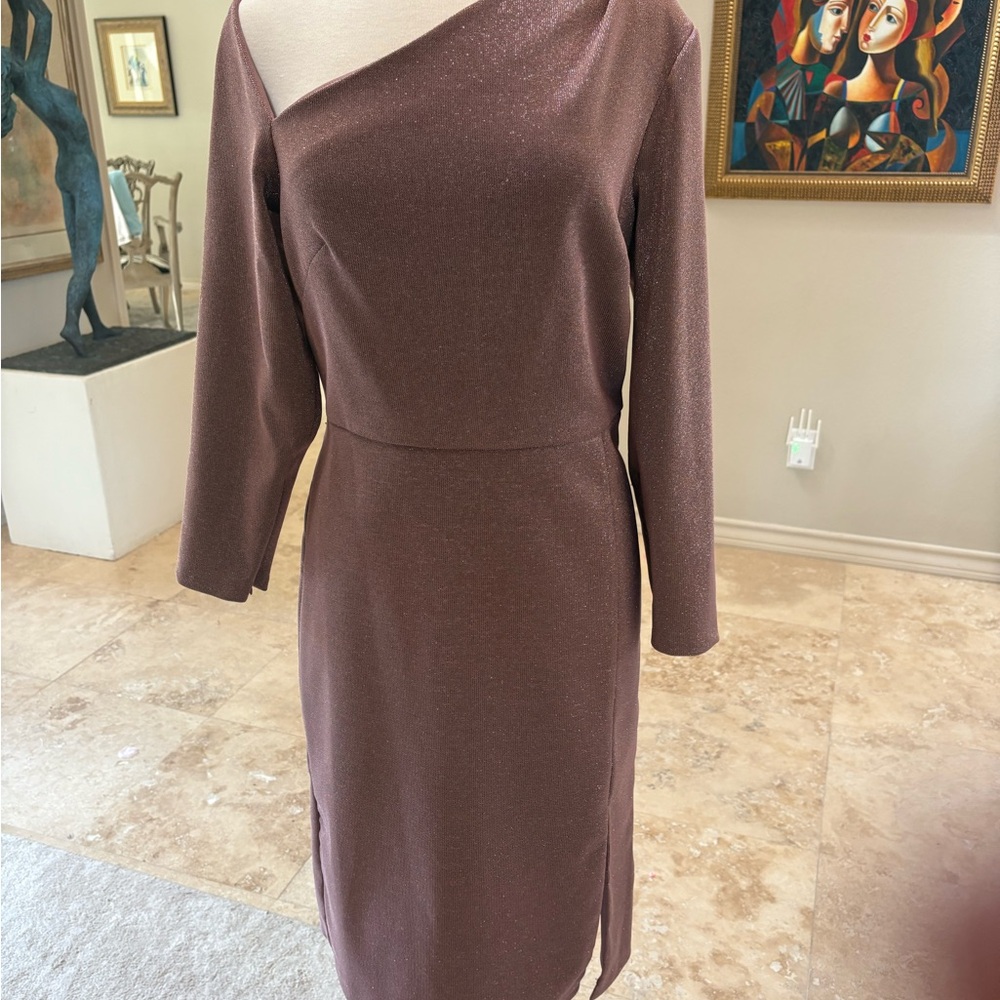 Elegant One-Shoulder Dress in Shimmering Mauve